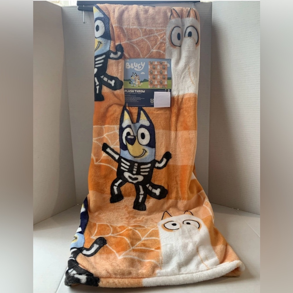 Bluey And Bingo Halloween Skeleton Ghost  Plush Throw Blanket NEW